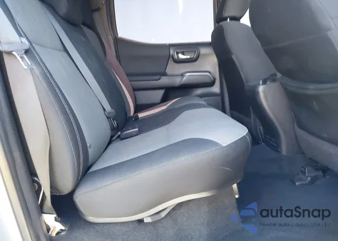 2021 Toyota Tacoma Double Cab/Sr5/Trd Sport/Trd Off Road z USA, uszkodzony, nr VIN 3TMDZ5BN3MM114445